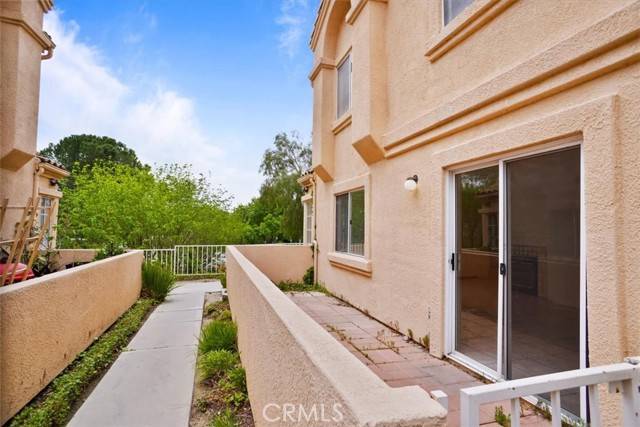 Newhall, CA 91321,18848 Vista Del Canon #A