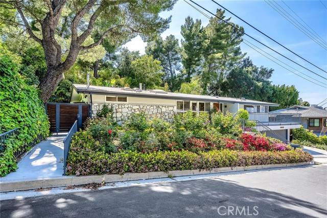 Sherman Oaks, CA 91403,3521 Stonewood Drive