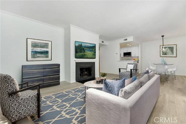 North Hollywood, CA 91602,10861 Moorpark Street #203