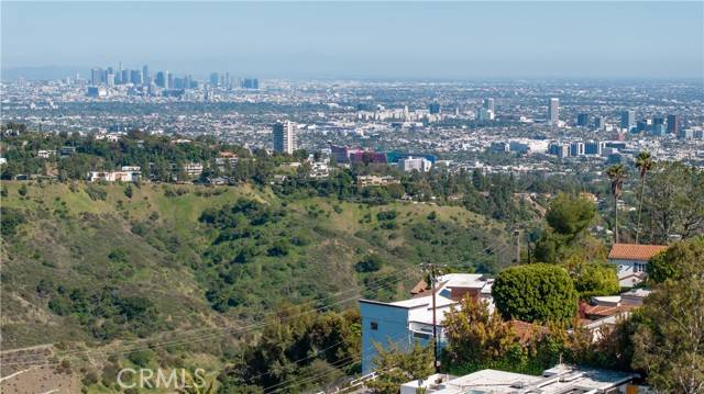 Beverly Hills, CA 90210,1680 Summitridge Drive