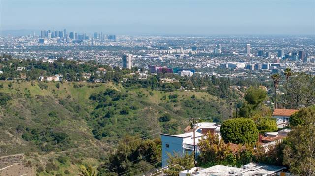 Beverly Hills, CA 90210,1680 Summitridge Drive