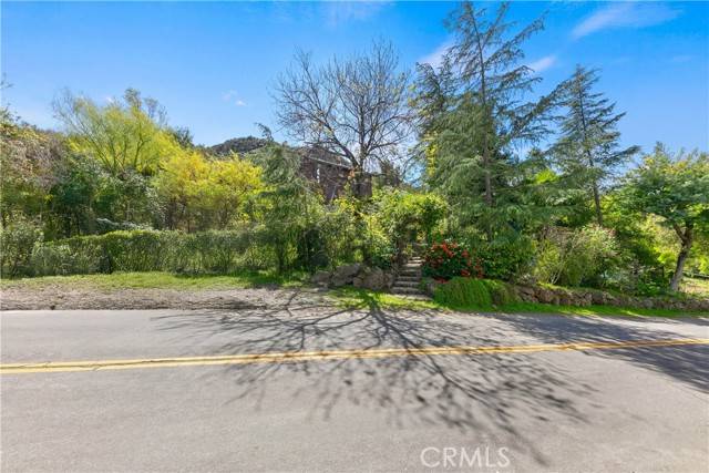 Agoura Hills, CA 91301,29012 Crags Drive