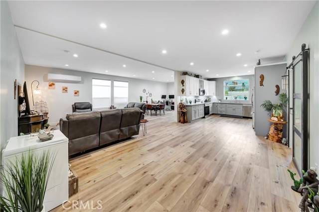 Agoura Hills, CA 91301,30473 Mulholland #196