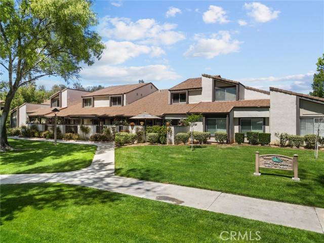 Valencia, CA 91355,24644 Golfview Drive