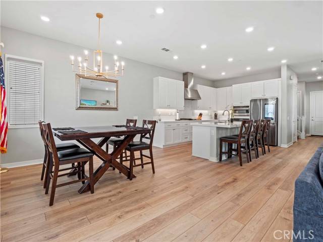Valencia, CA 91381,27730 Knoll View Place