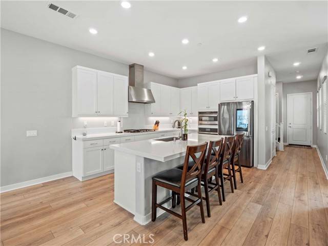 Valencia, CA 91381,27730 Knoll View Place