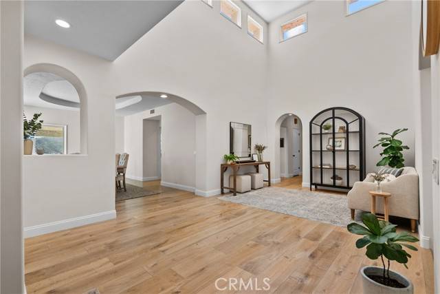 Calabasas, CA 91302,25174 Mulholland Highway