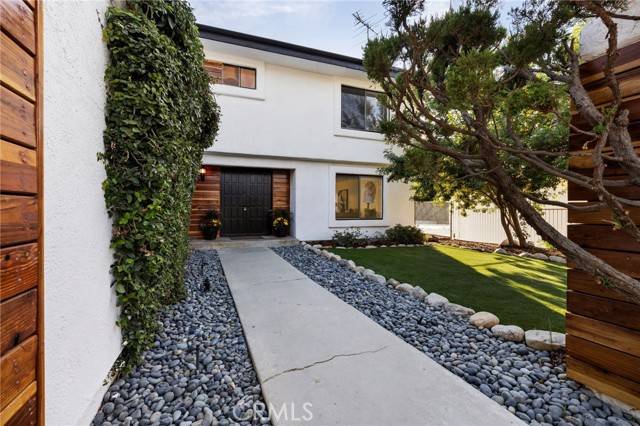 West Hills, CA 91307,7385 Darnoch Way