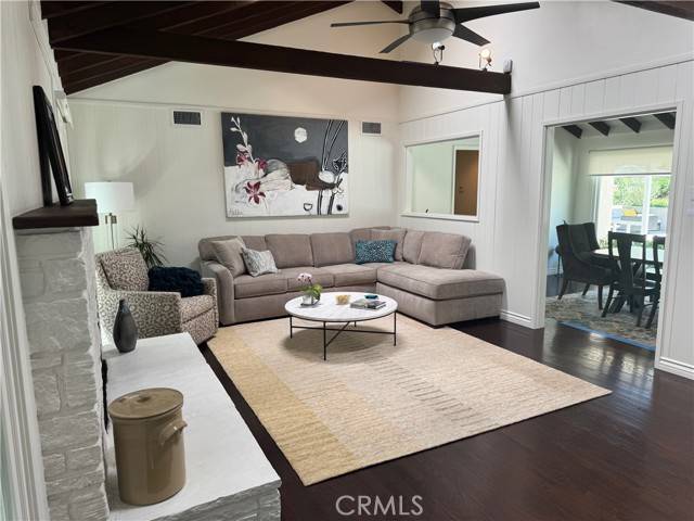 Tarzana, CA 91356,19631 Rosita Street