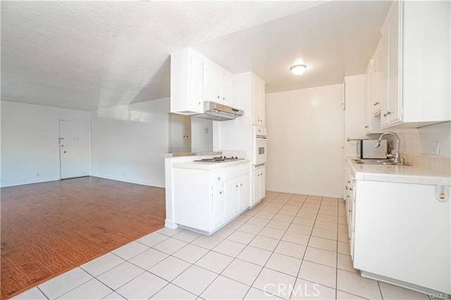 Sherman Oaks, CA 91403,4924 Kester Avenue #1