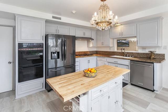 West Hills, CA 91304,8479 Moorcroft Avenue