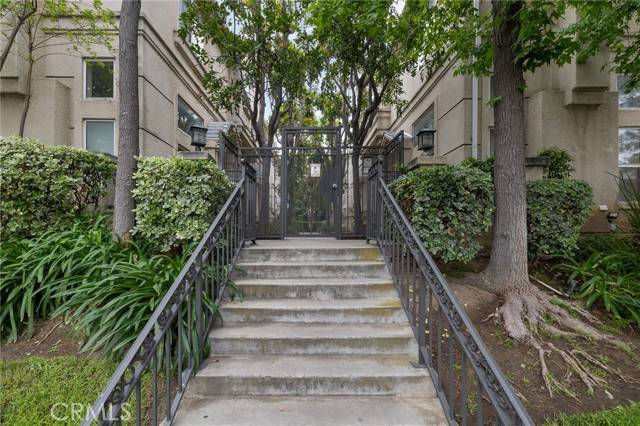 Granada Hills, CA 91344,15744 Devonshire Street
