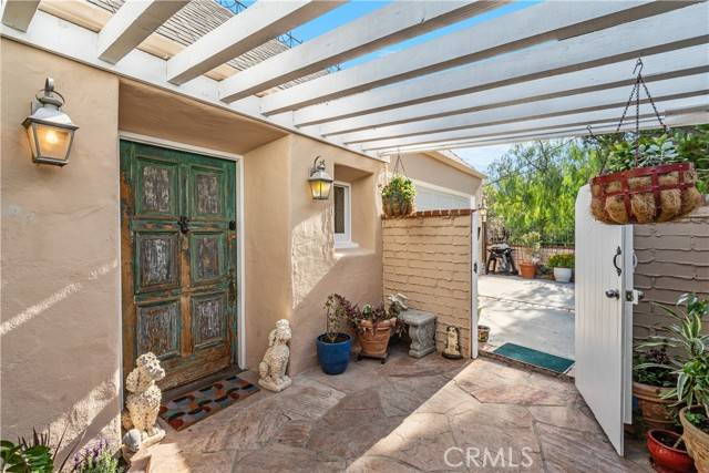 Sherman Oaks, CA 91403,14559 Round Valley Drive
