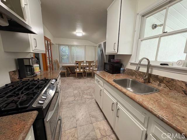 North Hollywood, CA 91601,5805 E Riverton Avenue