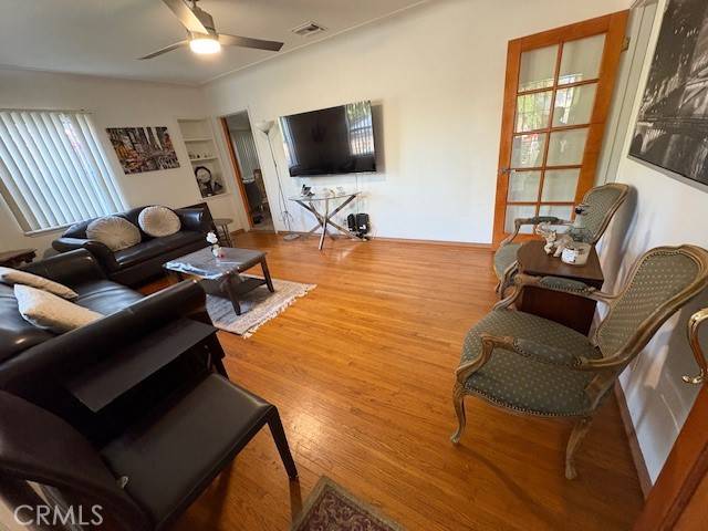 North Hollywood, CA 91601,5805 E Riverton Avenue
