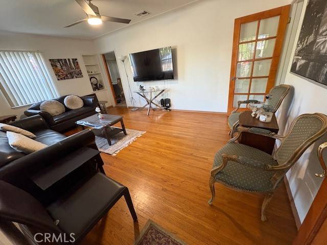 North Hollywood, CA 91601,5805 E Riverton Avenue
