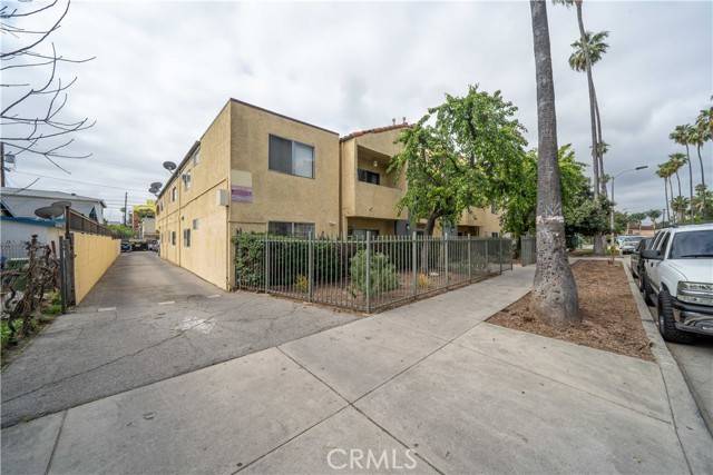 Van Nuys, CA 91411,14814 Erwin Street