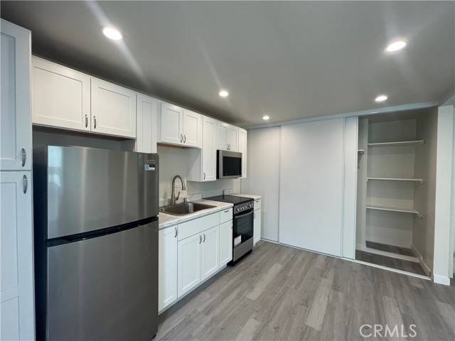Sherman Oaks, CA 91403,5014 Kester Avenue