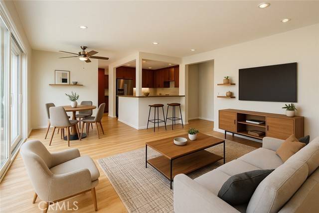 Lake Balboa, CA 91406,17557 Gilmore Street