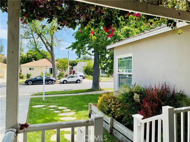 Lake Balboa, CA 91406,17557 Gilmore Street