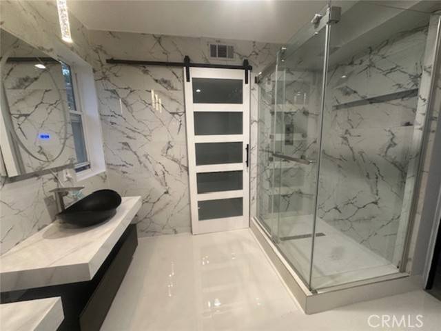 Woodland Hills, CA 91364,5128 Llano Drive