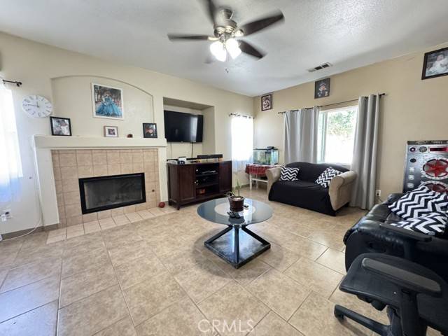 Palmdale, CA 93552,37037 Julian Lane