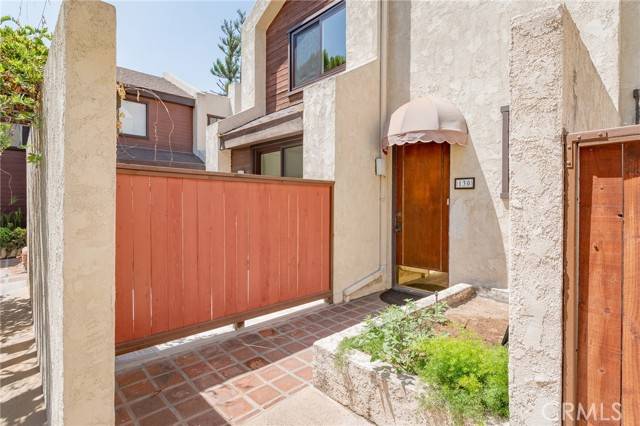 Glendale, CA 91202,1244 Valley View Road #130