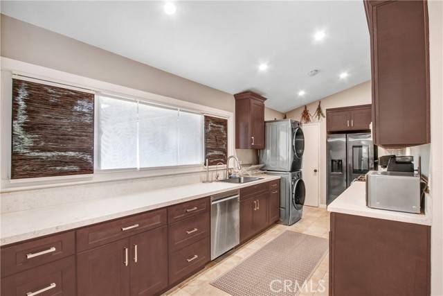 Woodland Hills, CA 91367,20200 Clark Street