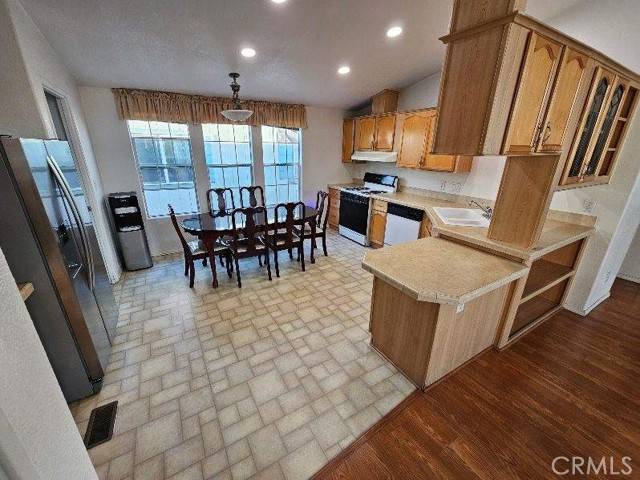 Paramount, CA 90723,7101 Rosecrans #12