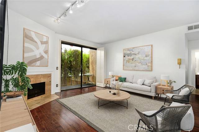 Tarzana, CA 91356,18600 Clark Street #102