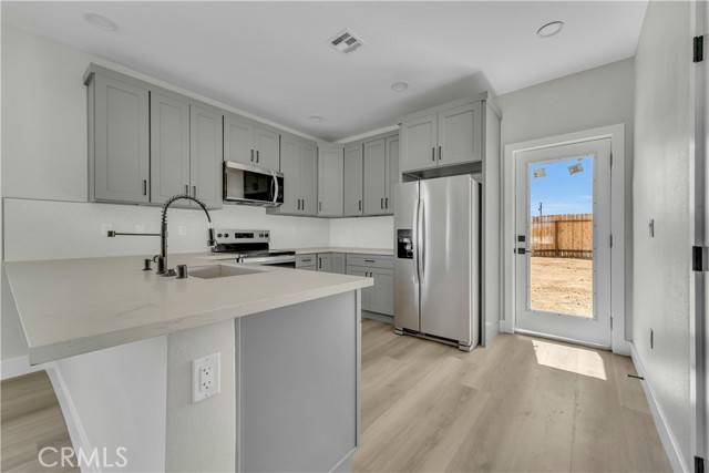 California City, CA 93505,8172 Oleander Avenue