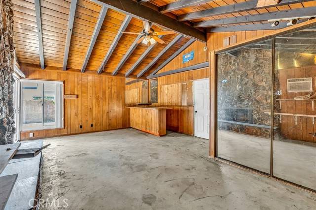 Lake Balboa, CA 91406,7038 Mclennan Avenue