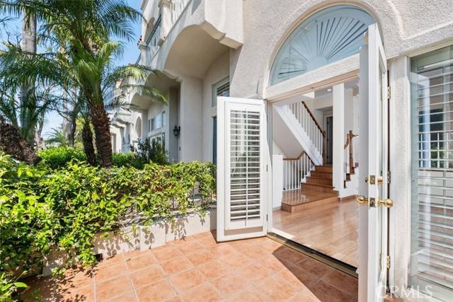 Toluca Lake, CA 91602,4414 MOORPARK Way #7