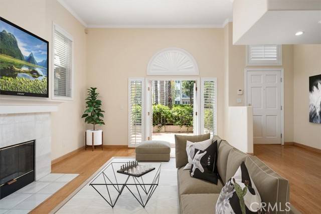 Toluca Lake, CA 91602,4414 MOORPARK Way #7