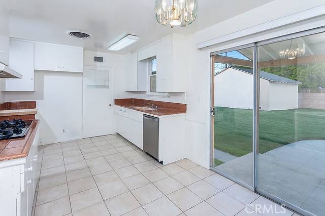 Canoga Park, CA 91304,7646 De Sotto Avenue