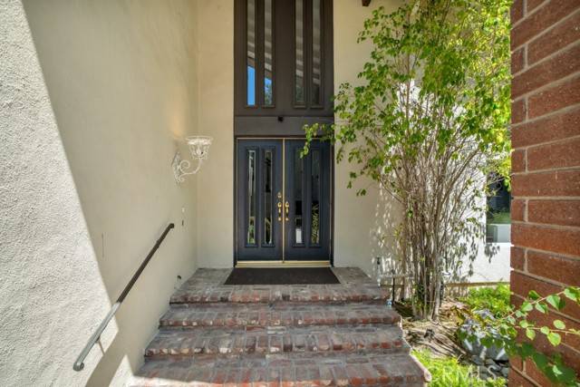 Tarzana, CA 91356,20138 Greenbriar Drive