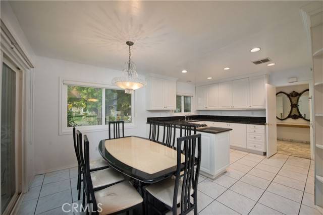 Tarzana, CA 91356,18601 Palomino Drive