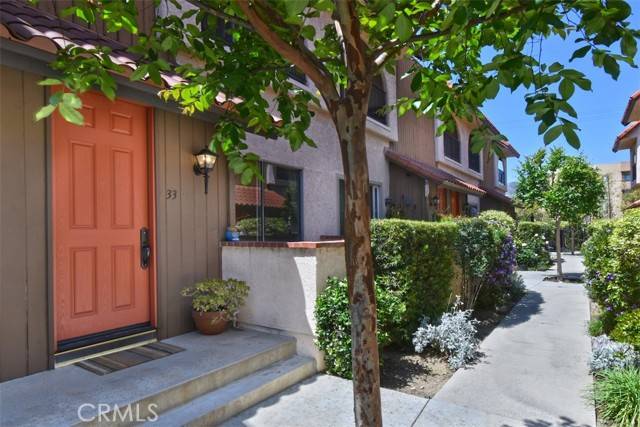 Burbank, CA 91504,1711 Grismer Avenue #33