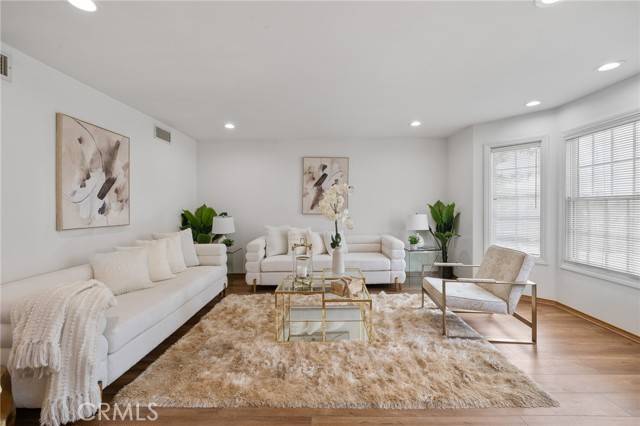 Sunland, CA 91040,10703 Wheatland Avenue