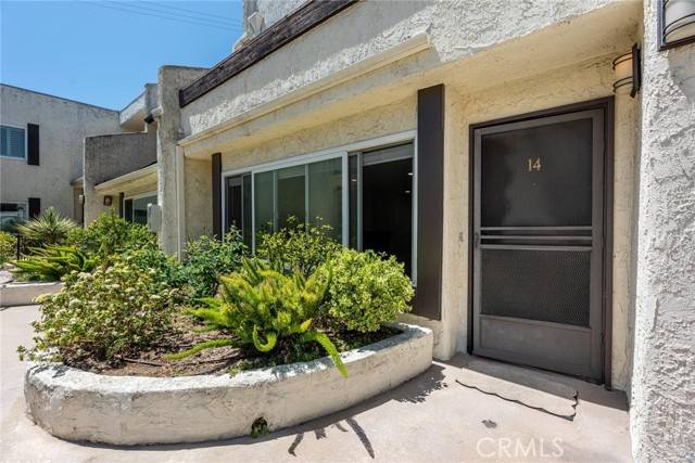 Sherman Oaks, CA 91423,4321 Matilija Avenue #14
