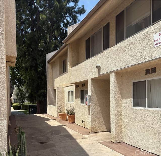 Reseda, CA 91335,7651 Reseda Boulevard #1T