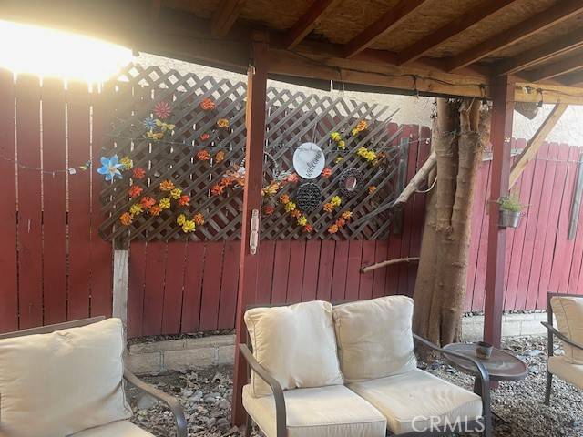 North Hills, CA 91343,8425 Burnet Avenue #4