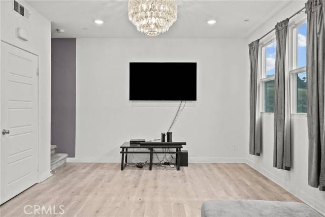 Sylmar, CA 91342,12814 Watt Lane #B