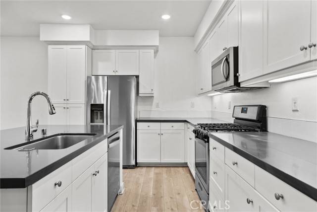 Sylmar, CA 91342,12814 Watt Lane #B