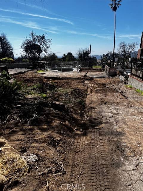 Altadena, CA 91001,92 Laurel