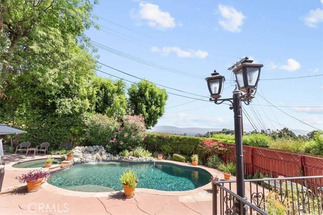 Encino, CA 91316,17861 Cathedral Place