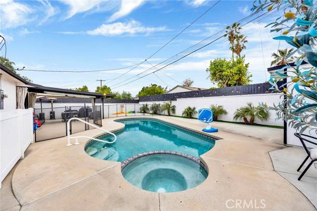 Panorama City, CA 91402,8901 Sylmar Avenue