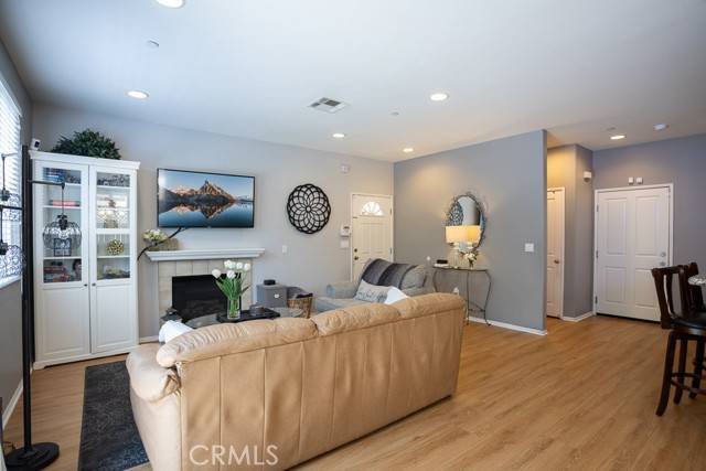Sylmar, CA 91342,15037 Roxford Street #2