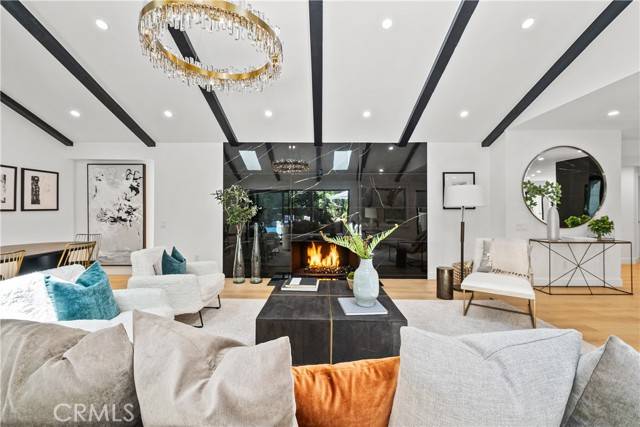 La Canada Flintridge, CA 91011,3985 Hampstead Road