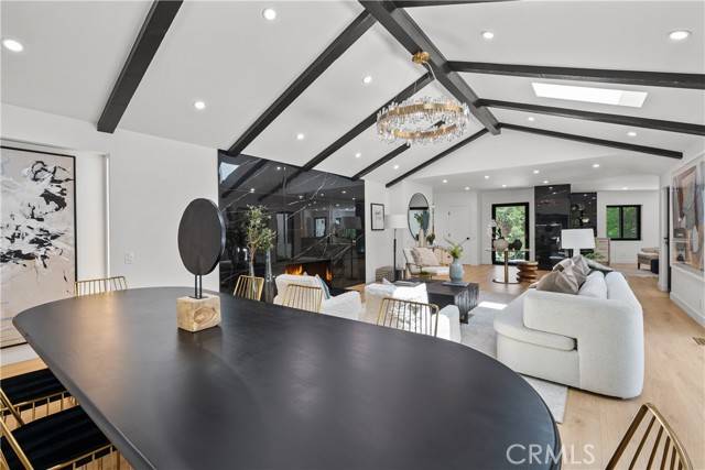 La Canada Flintridge, CA 91011,3985 Hampstead Road